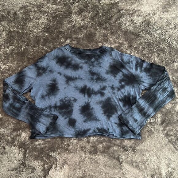 96. PINK Victoria’s Secret Tie Dye Oversized Long Sleeve Cropped Shirt Size S - Picture 8 of 9